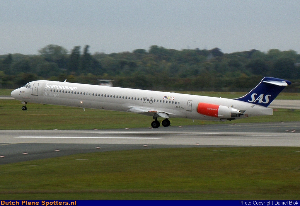 LN-RML McDonnell Douglas MD-82 SAS Scandinavian Airlines by Daniel Blok