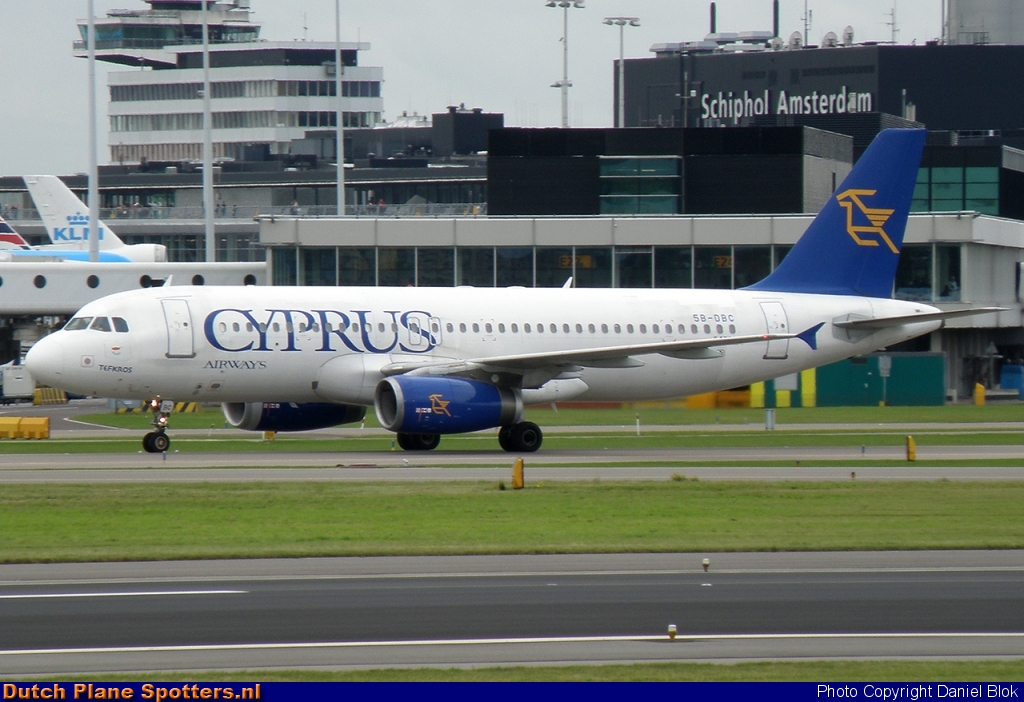 5B-DBC Airbus A320 Cyprus Airways by Daniel Blok