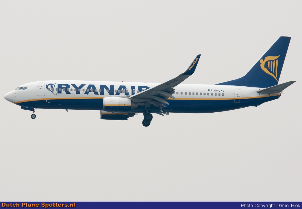 EI-DAC Boeing 737-800 Ryanair by Daniel Blok