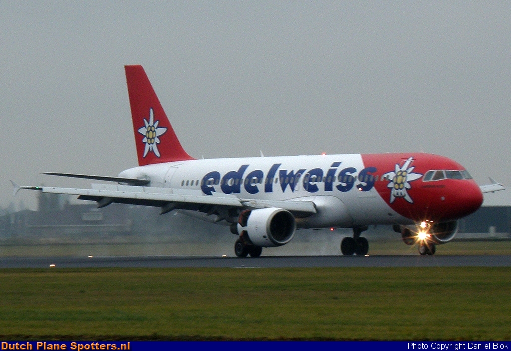 HB-IHY Airbus A320 Edelweiss Air by Daniel Blok