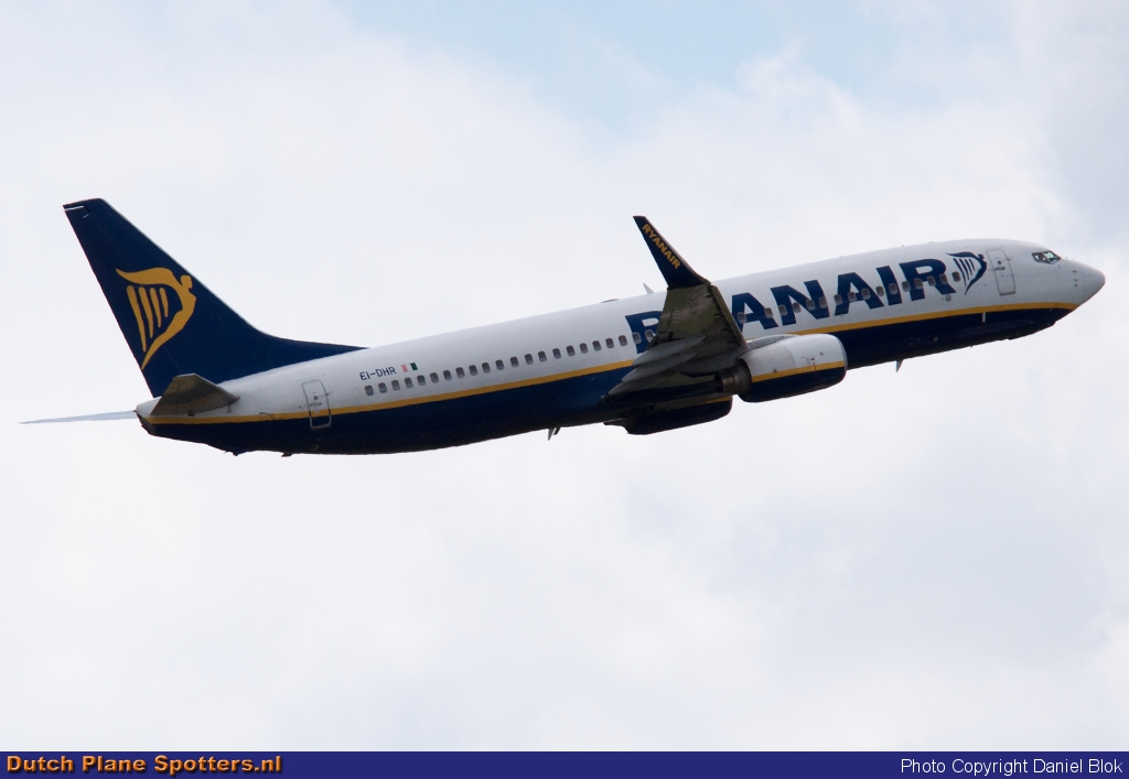EI-DHR Boeing 737-800 Ryanair by Daniel Blok
