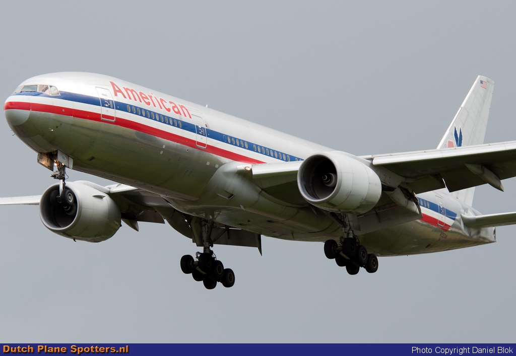 N752AN Boeing 777-200 American Airlines by Daniel Blok