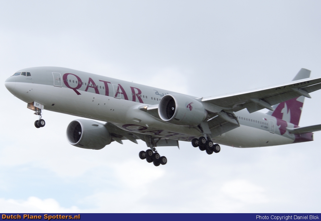 A7-BBF Boeing 777-200 Qatar Airways by Daniel Blok