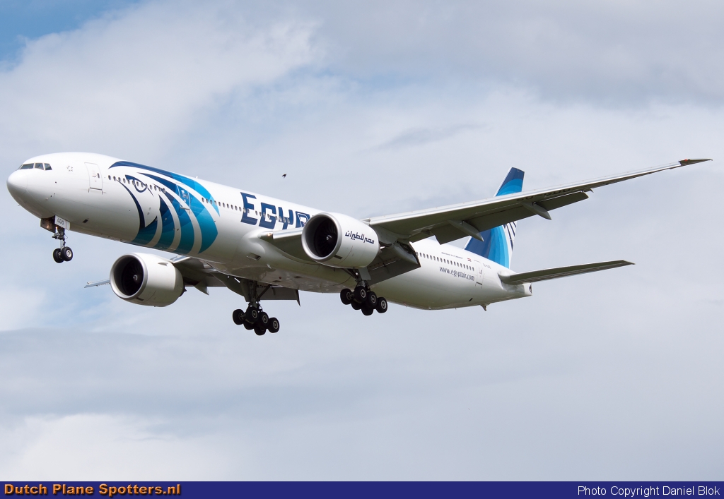 SU-GDO Boeing 777-300 Egypt Air by Daniel Blok