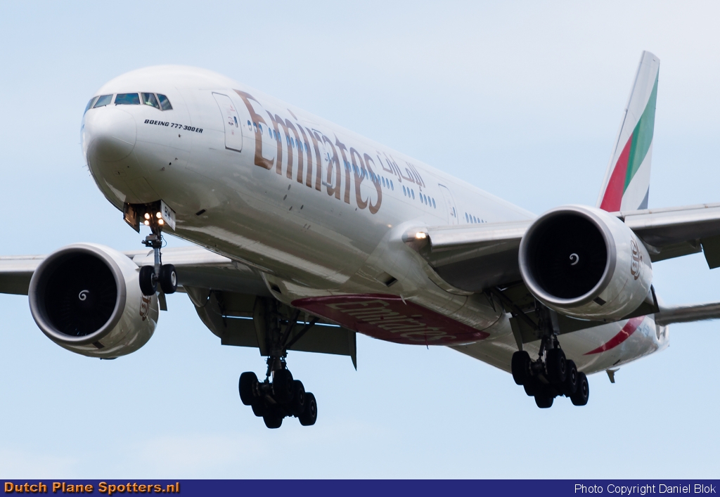 A6-EBW Boeing 777-300 Emirates by Daniel Blok