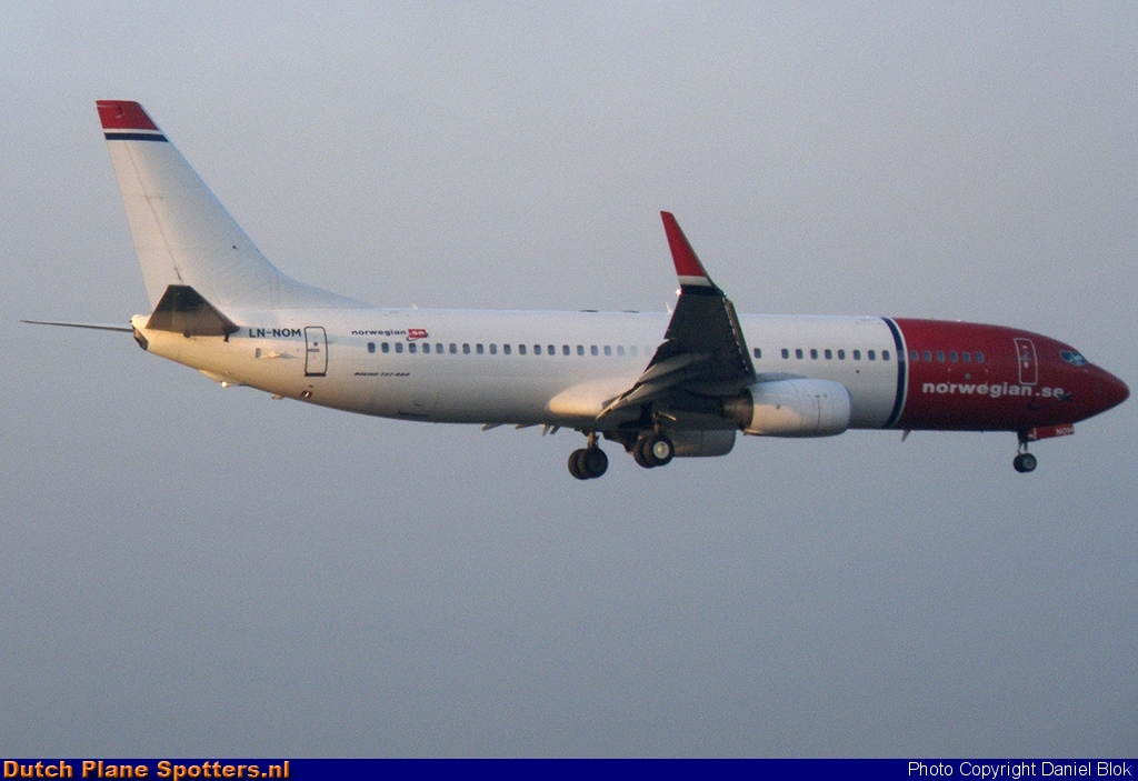 LN-NOM Boeing 737-800 Norwegian Air Shuttle by Daniel Blok