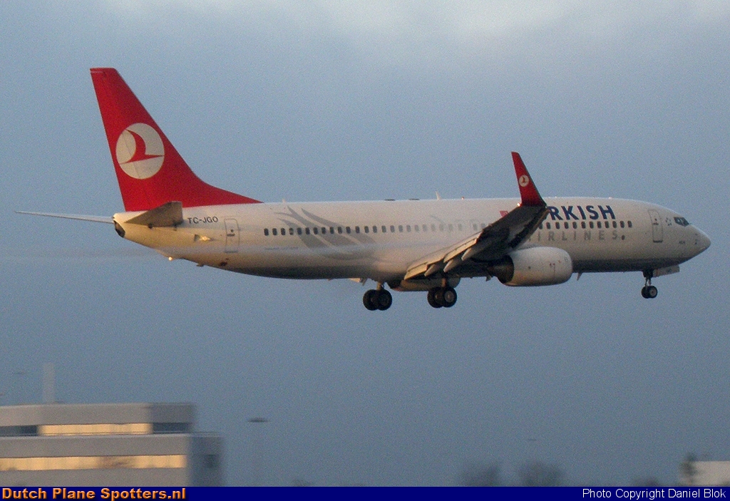 TC-JGO Boeing 737-800 Turkish Airlines by Daniel Blok