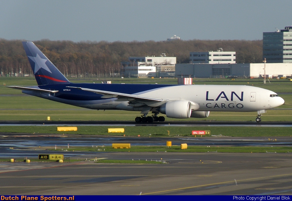 N772LA Boeing 777-F LAN Cargo by Daniel Blok