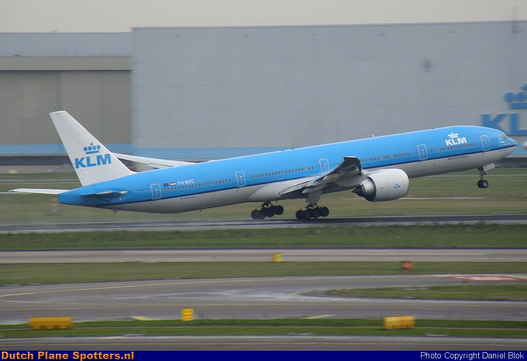 PH-BVC Boeing 777-300 KLM Royal Dutch Airlines by Daniel Blok