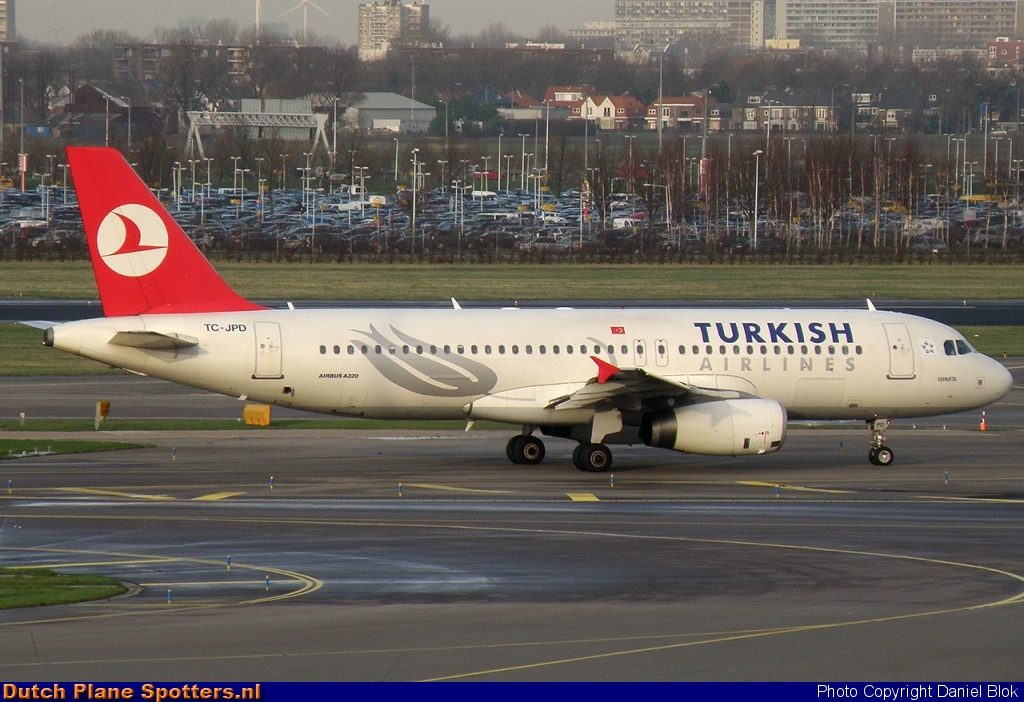 TC-JPD Airbus A320 Turkish Airlines by Daniel Blok