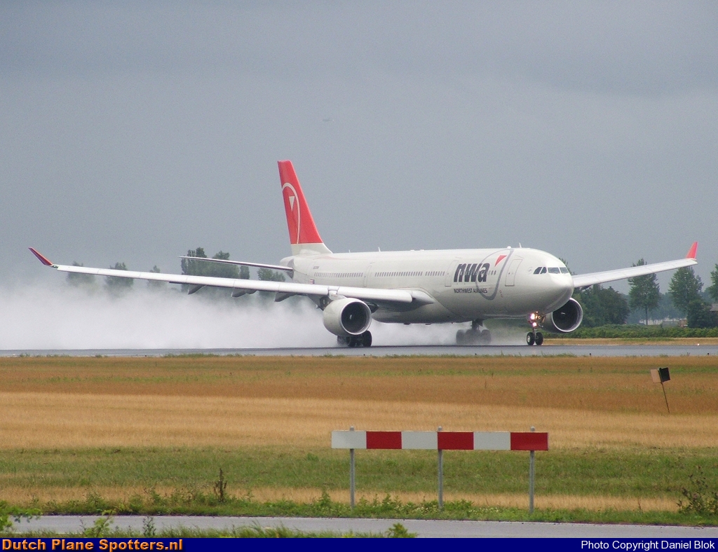 N819NW Airbus A330-300 Northwest Airlines by Daniel Blok
