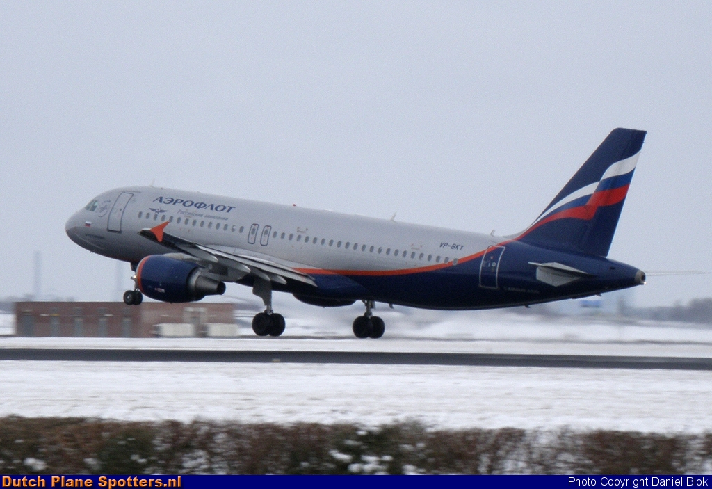 VP-BKY Airbus A320 Aeroflot - Russian Airlines by Daniel Blok