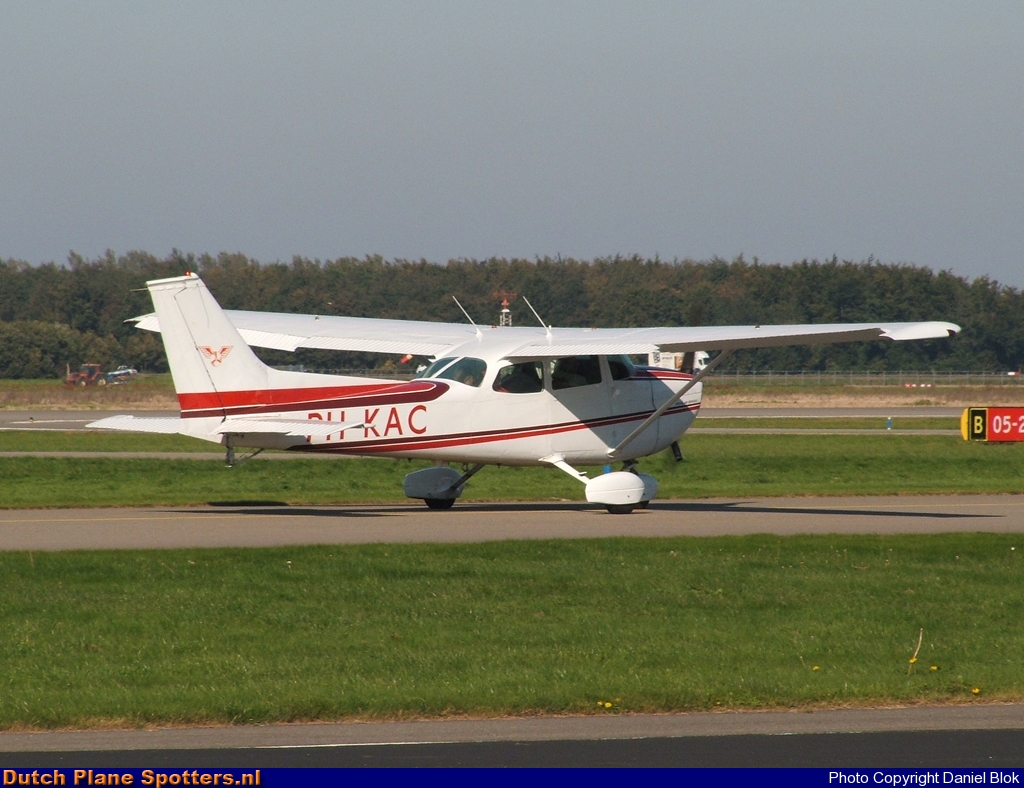 PH-KAC Cessna 172 Skyhawk Special Air Services by Daniel Blok