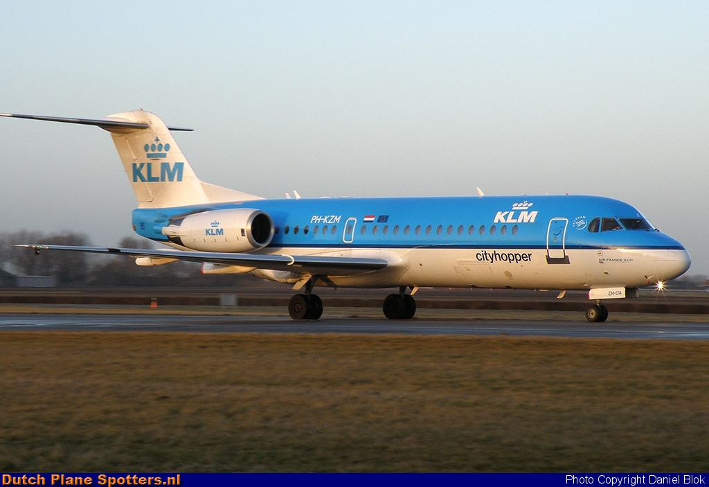PH-KZM Fokker 70 KLM Cityhopper by Daniel Blok