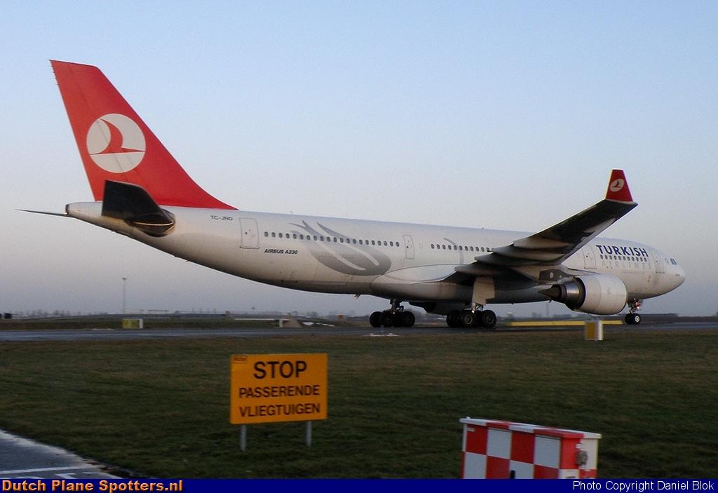 TC-JND Airbus A330-200 Turkish Airlines by Daniel Blok