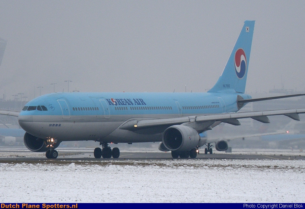 HL7552 Airbus A330-200 Korean Air by Daniel Blok