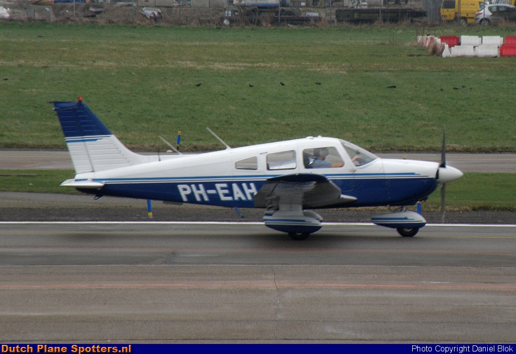 PH-EAH Piper PA-28 Archer II Private by Daniel Blok