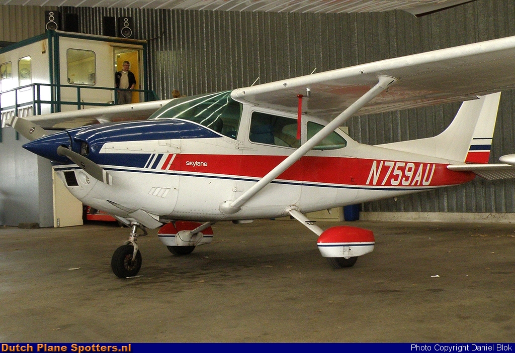 N759AU Cessna 182 Skylane Private by Daniel Blok