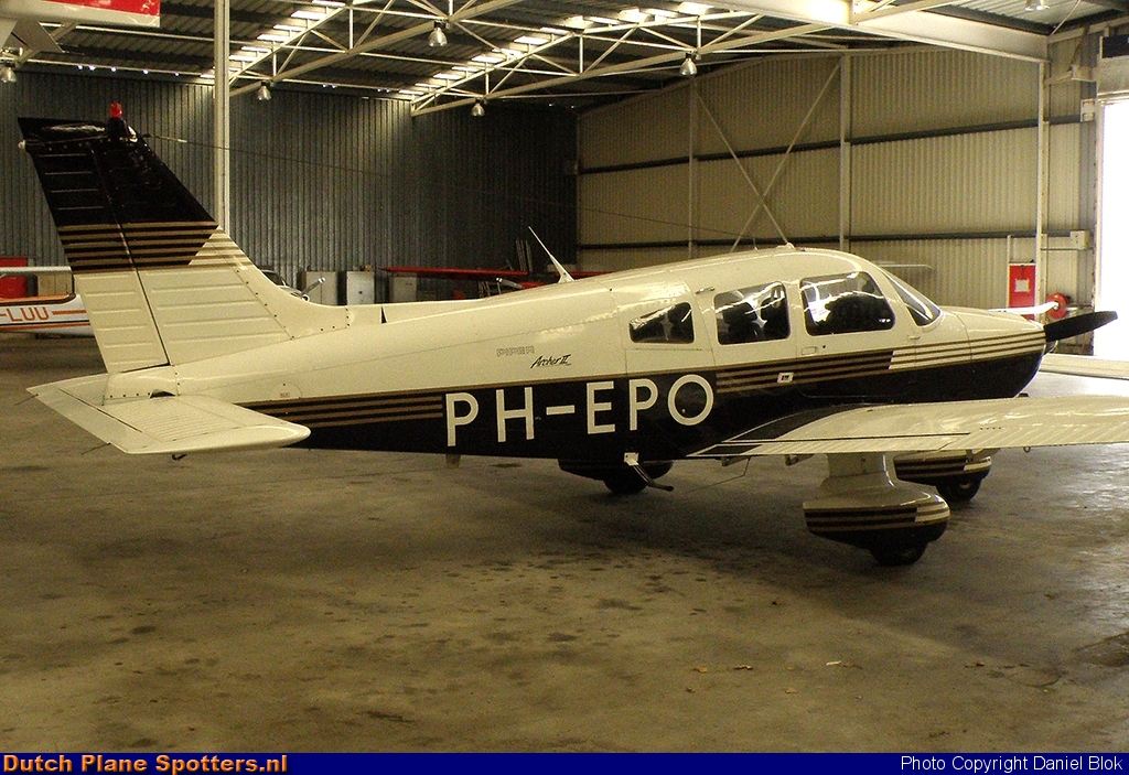 PH-EPO Piper PA-28 Archer II Private by Daniel Blok