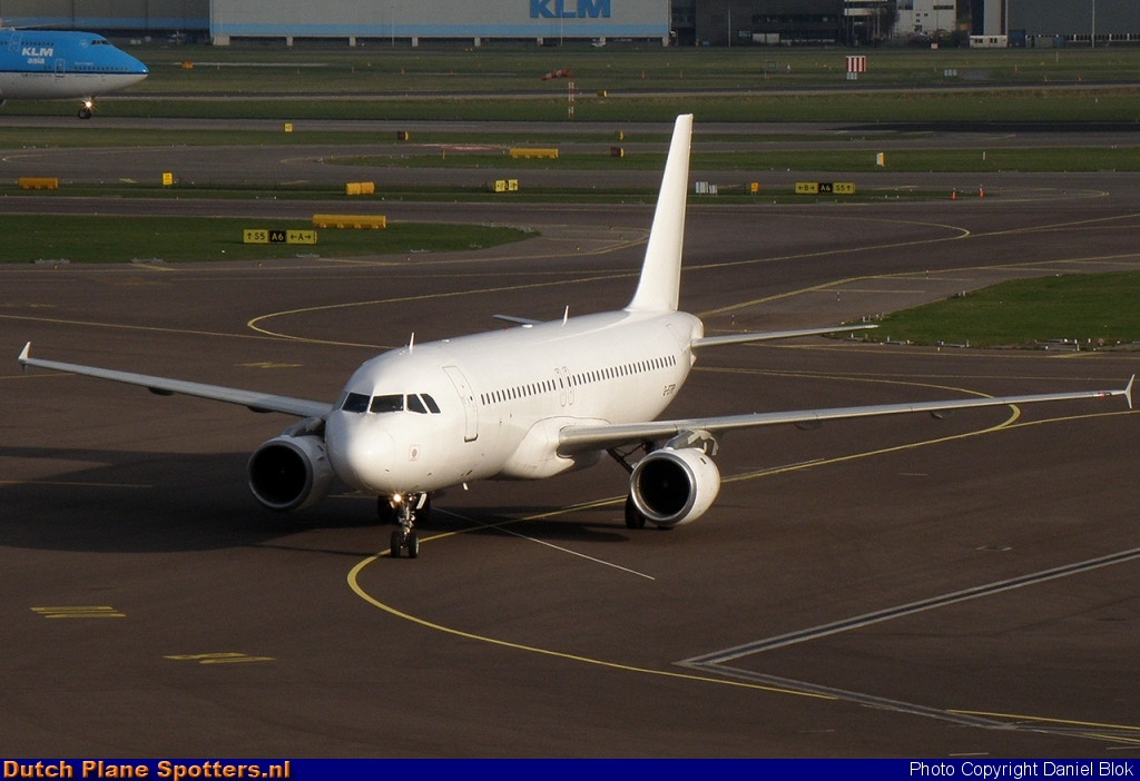 G-STRP Airbus A320 Astraeus by Daniel Blok