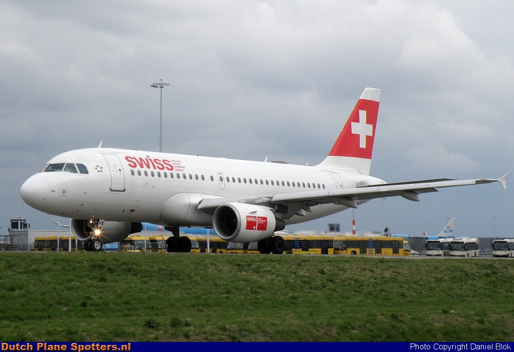 HB-IPX Airbus A319 Swiss International Air Lines by Daniel Blok