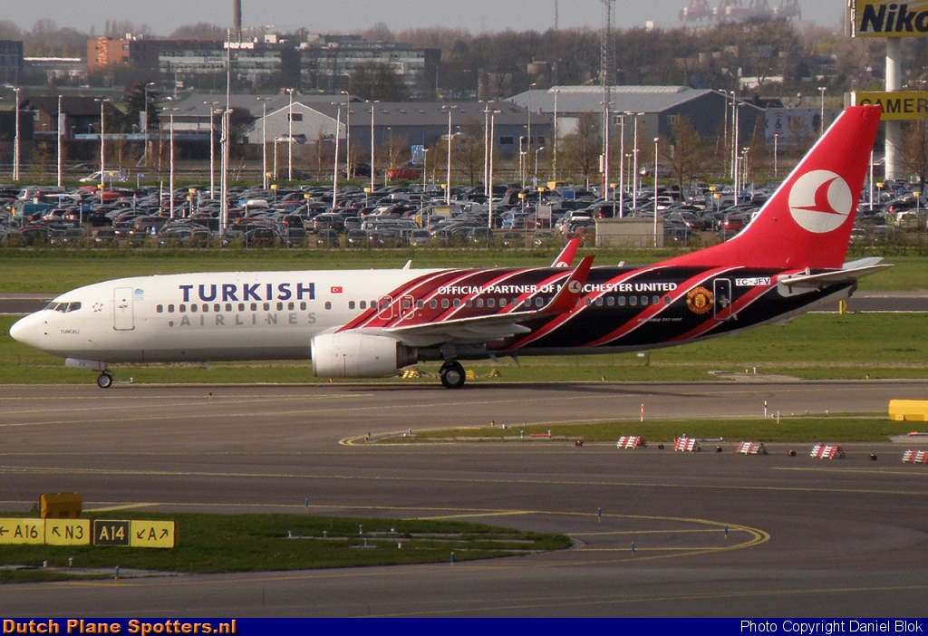 TC-JFV Boeing 737-800 Turkish Airlines by Daniel Blok