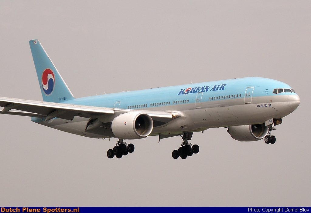 HL7750 Boeing 777-200 Korean Air by Daniel Blok