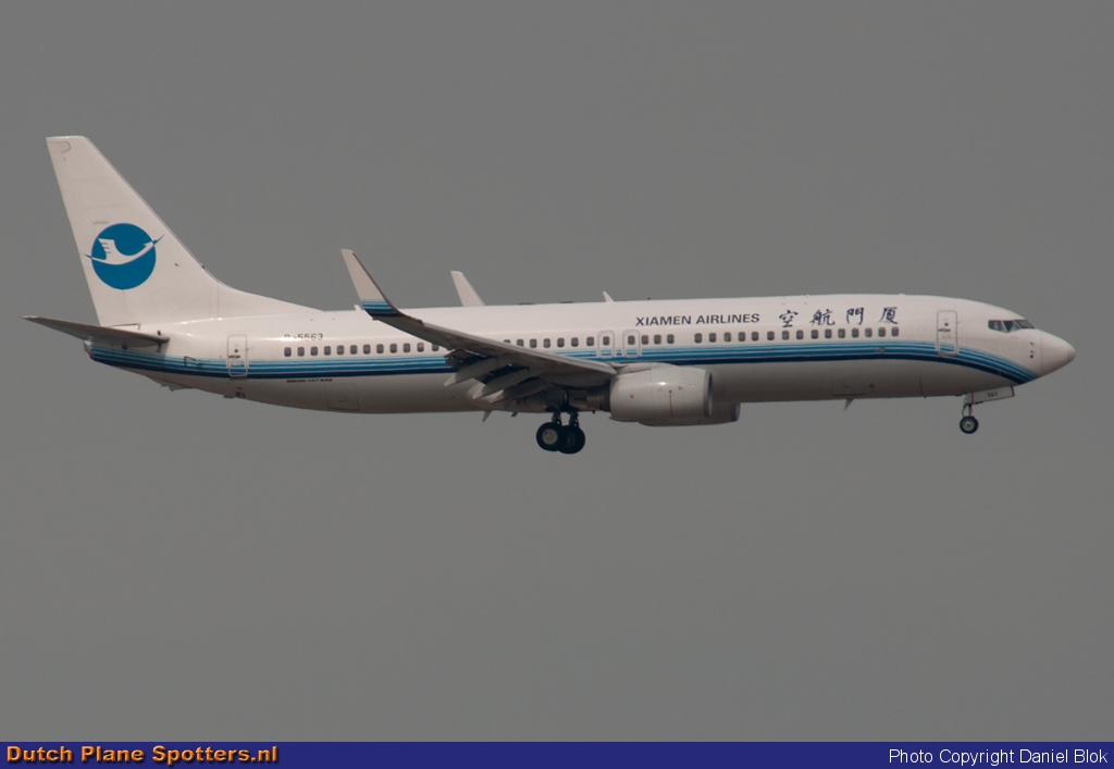 B-5563 Boeing 737-800 Xiamen Airlines by Daniel Blok