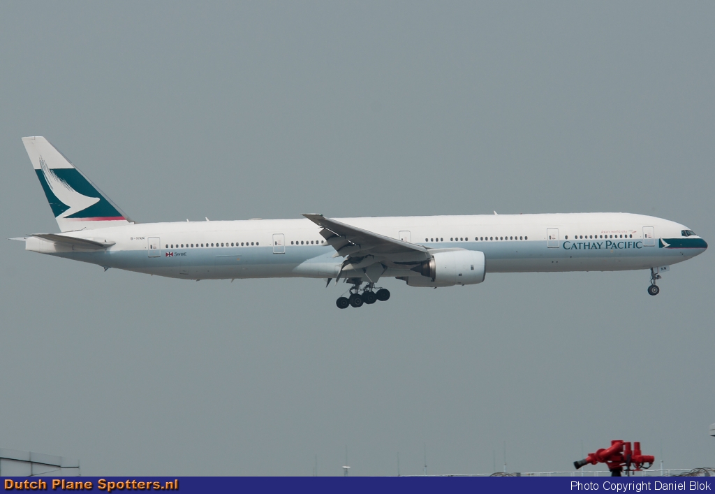 B-HNM Boeing 777-300 Cathay Pacific by Daniel Blok