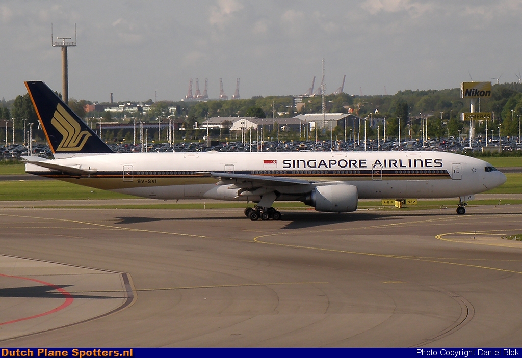 9V-SVI Boeing 777-200 Singapore Airlines by Daniel Blok