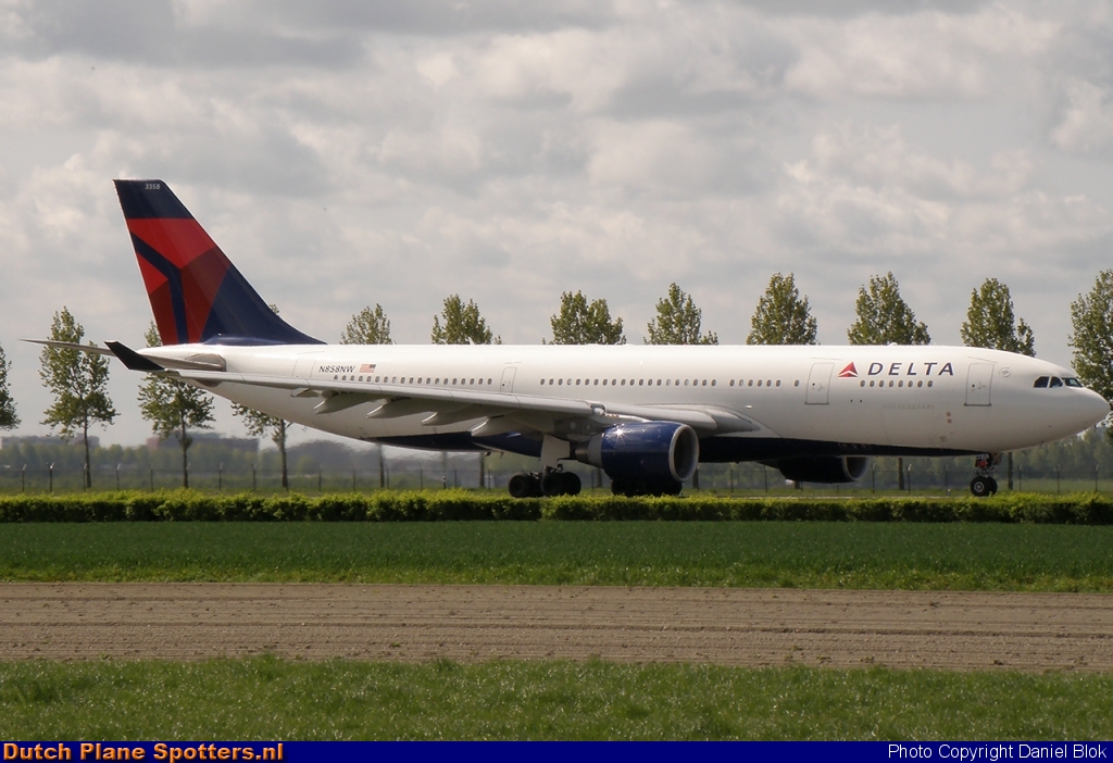 N858NW Airbus A330-200 Delta Airlines by Daniel Blok