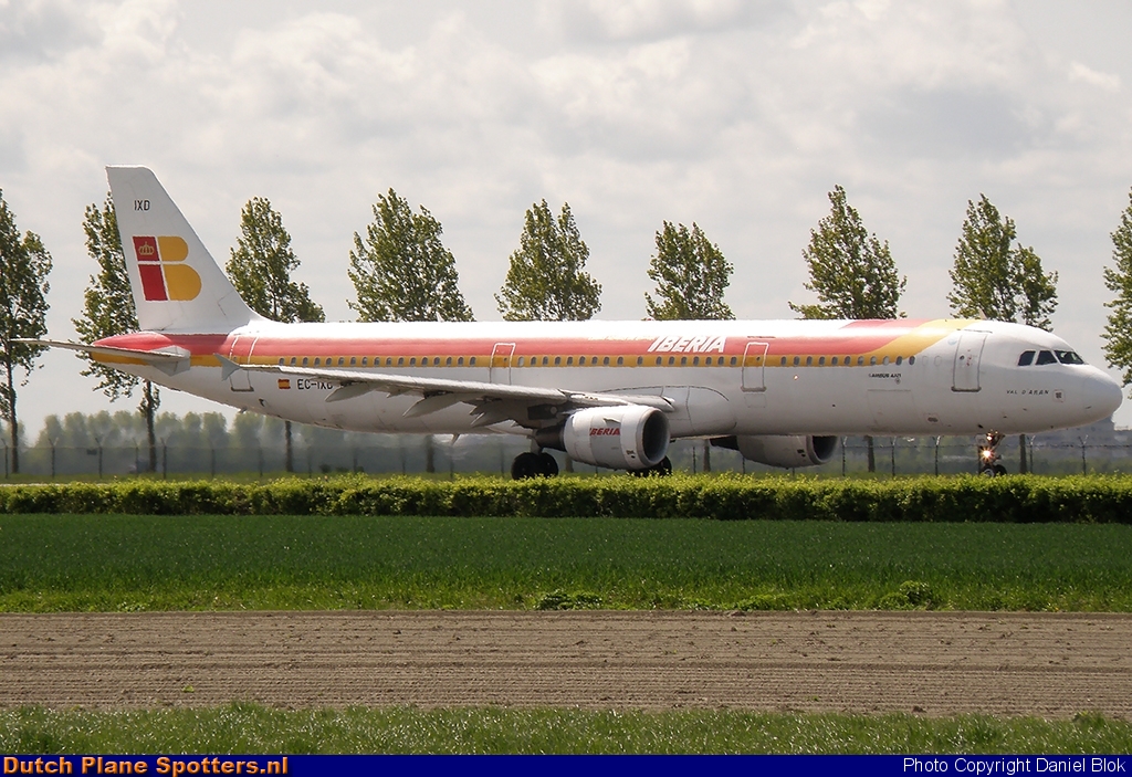 EC-IXD Airbus A321 Iberia by Daniel Blok