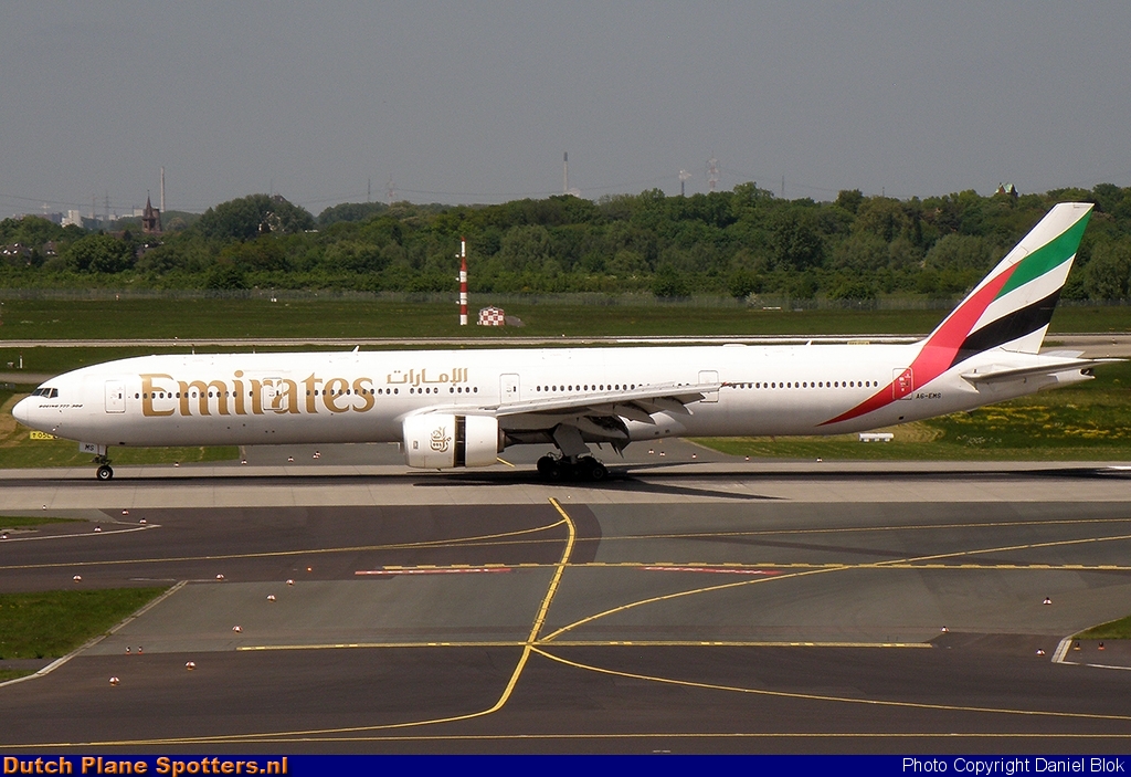 A6-EMS Boeing 777-300 Emirates by Daniel Blok