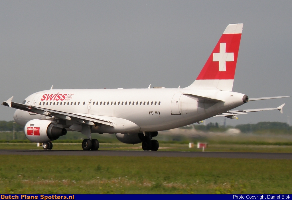 HB-IPY Airbus A319 Swiss International Air Lines by Daniel Blok