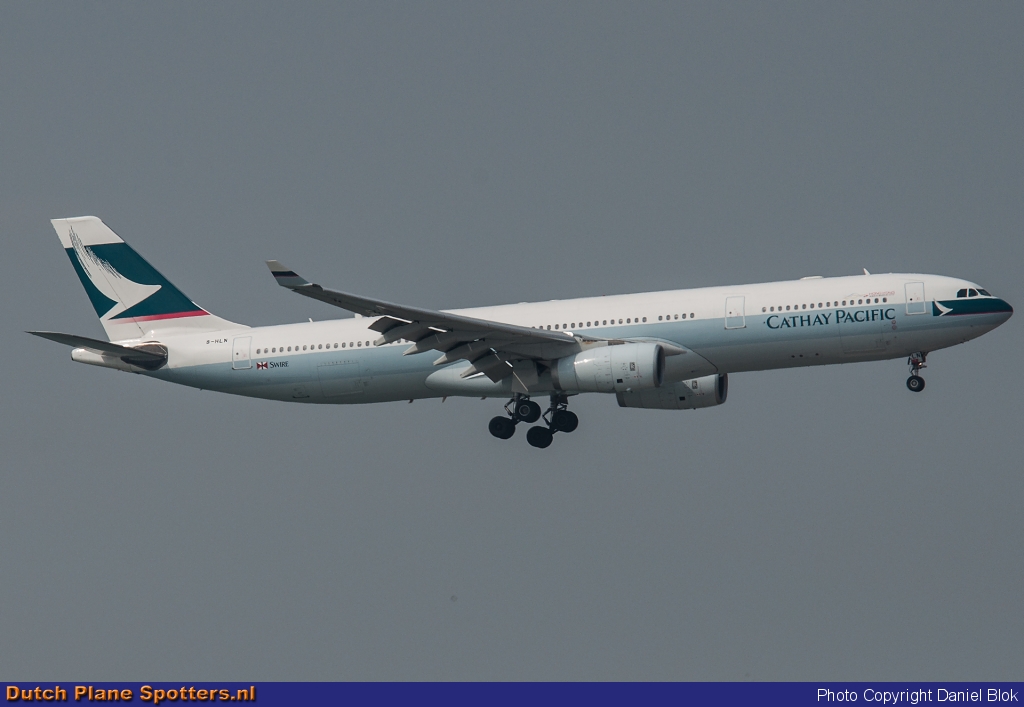 B-HLN Airbus A330-300 Cathay Pacific by Daniel Blok