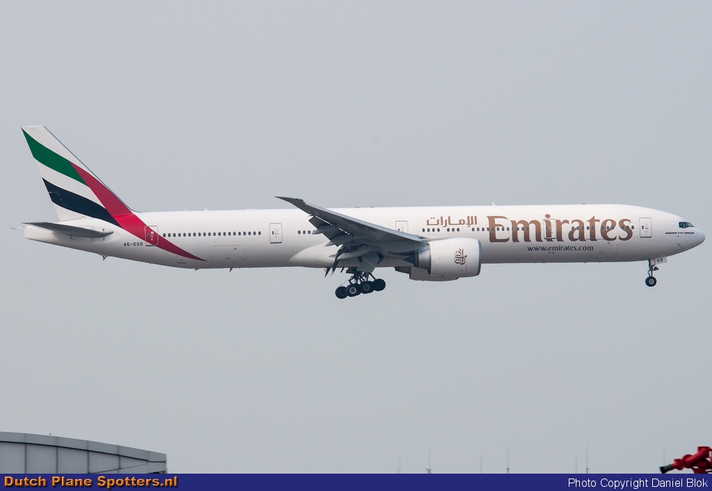 A6-EGD Boeing 777-300 Emirates by Daniel Blok