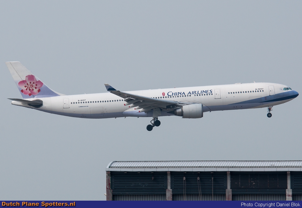 B-18307 Airbus A330-300 China Airlines by Daniel Blok