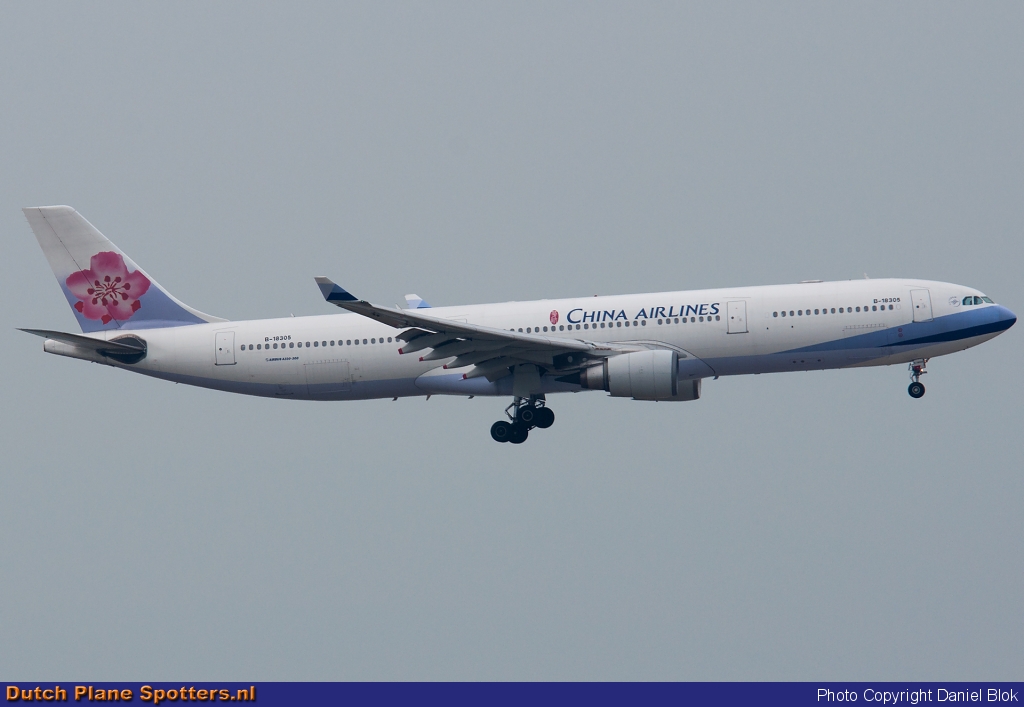 B-18305 Airbus A330-300 China Airlines by Daniel Blok