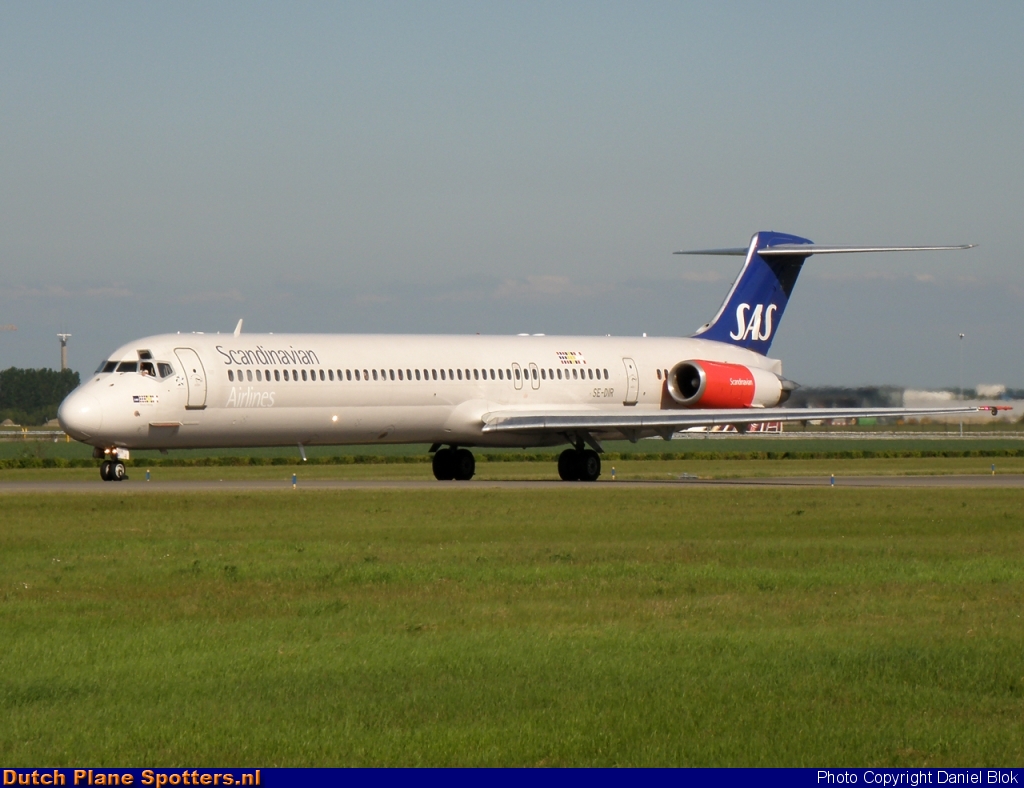 SE-DIR McDonnell Douglas MD-82 SAS Scandinavian Airlines by Daniel Blok