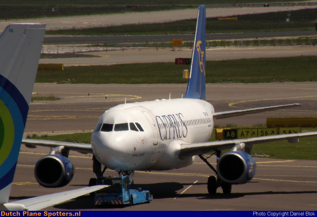 5B-DBP Airbus A319 Cyprus Airways by Daniel Blok