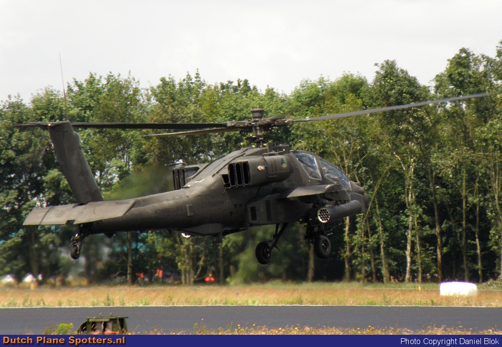 Q-18 Boeing AH-64 Apache MIL - Dutch Royal Air Force by Daniel Blok