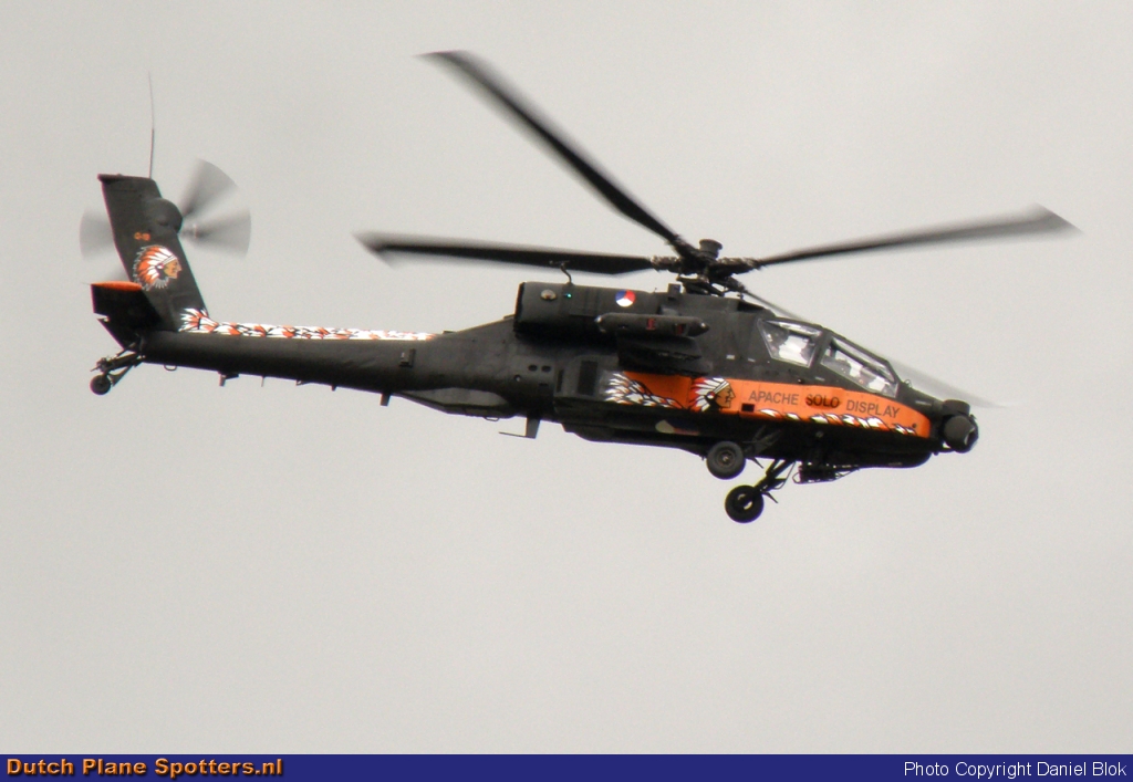 Q-19 Boeing AH-64 Apache MIL - Dutch Royal Air Force by Daniel Blok