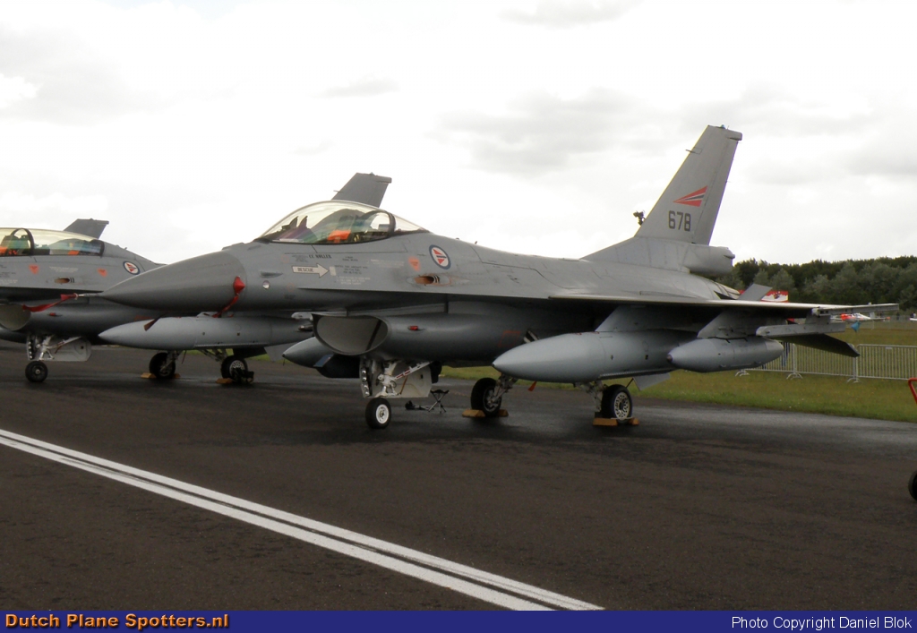 678 General Dynamics F-16 Fighting Falcon MIL - Norway Royal Air Force by Daniel Blok