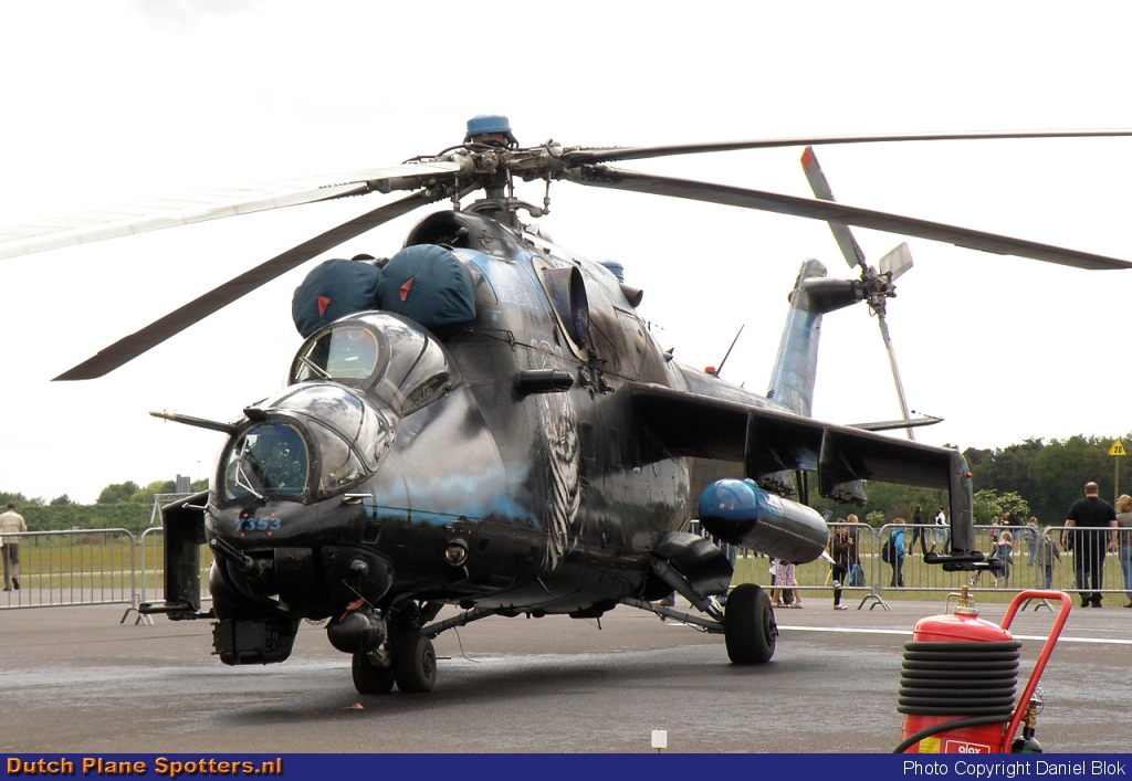 7353 Mil Mi-24 Hind E MIL - Czech Republic Air Force by Daniel Blok