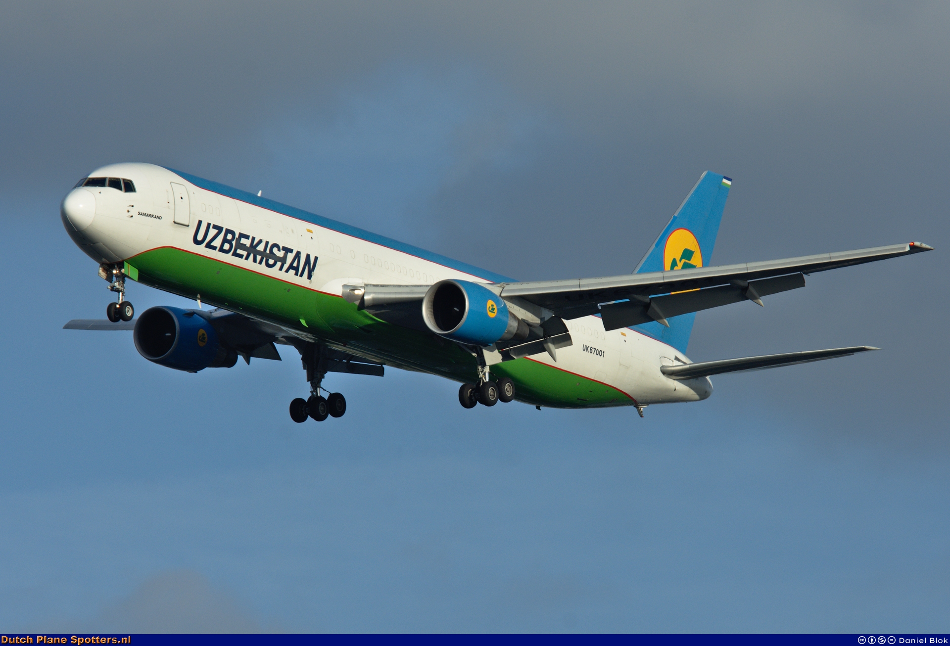 UK-67001 Boeing 767-300 Uzbekistan Cargo by Daniel Blok