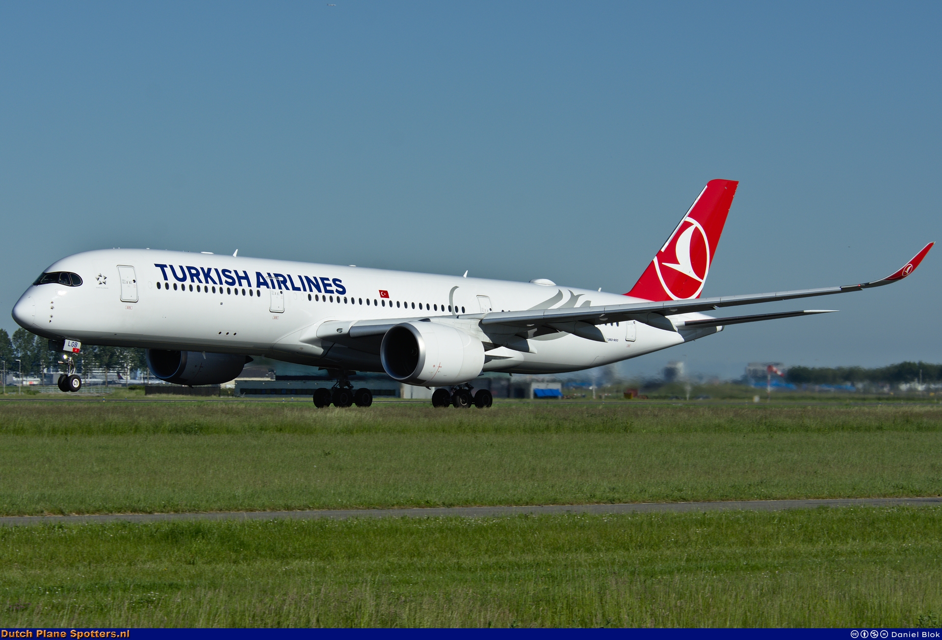 TC-LGB Airbus A350-900 Turkish Airlines by Daniel Blok
