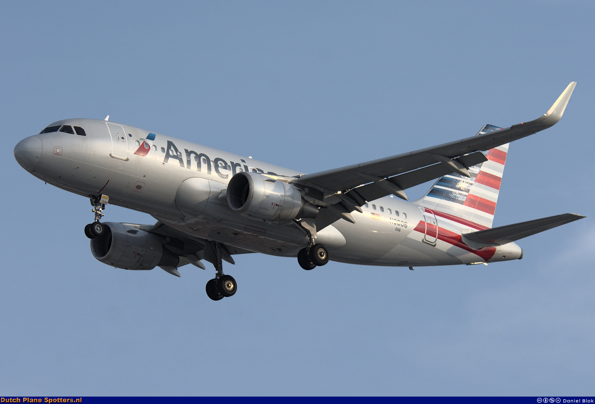 N9006 Airbus A319 American Airlines by Daniel Blok