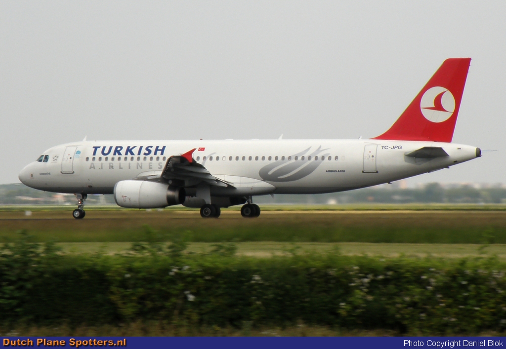 TC-JPG Airbus A320 Turkish Airlines by Daniel Blok