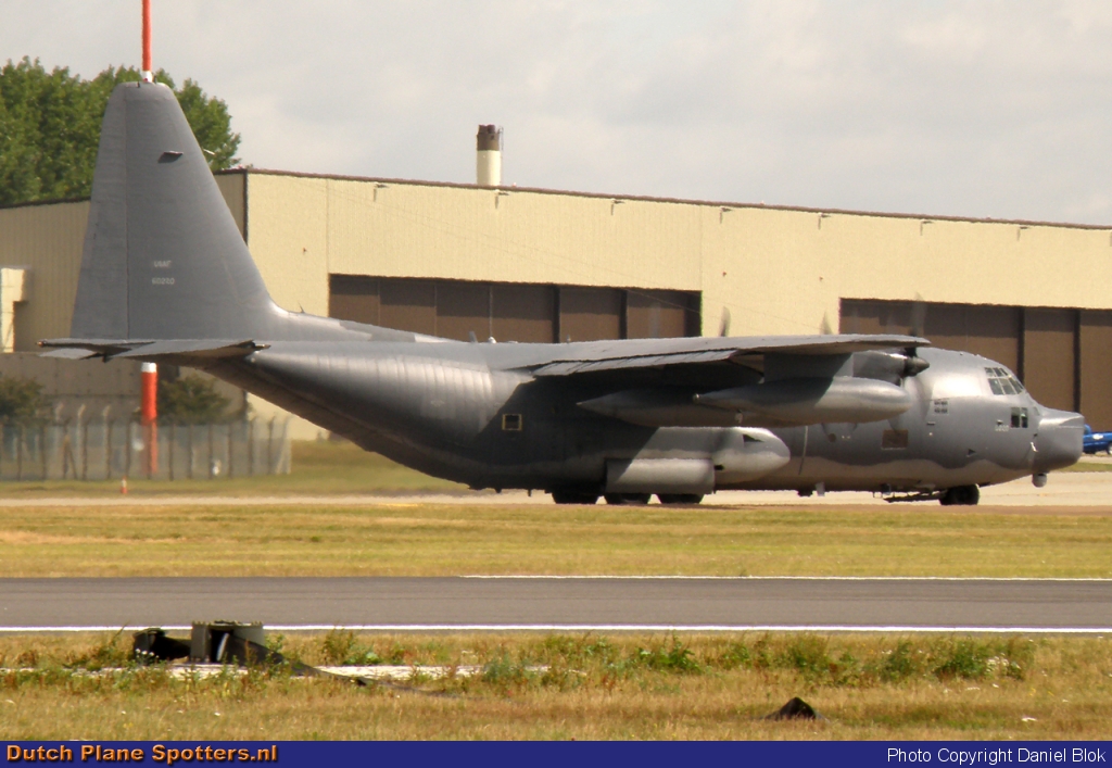66-0220 Lockheed MC-130 Combat Shadow MIL - US Air Force by Daniel Blok
