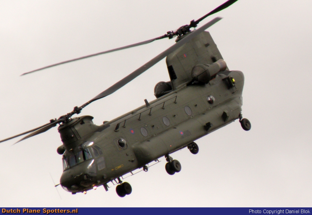 ZD754 Boeing CH-47 Chinook MIL - British Royal Air Force by Daniel Blok